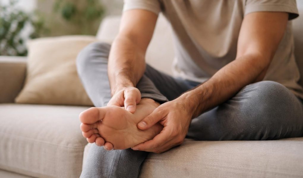 individu-canape-massage-talon-relaxation