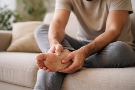 individu-canape-massage-talon-relaxation