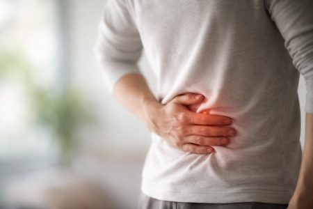 silhouette-dos-main-abdomen-malaise